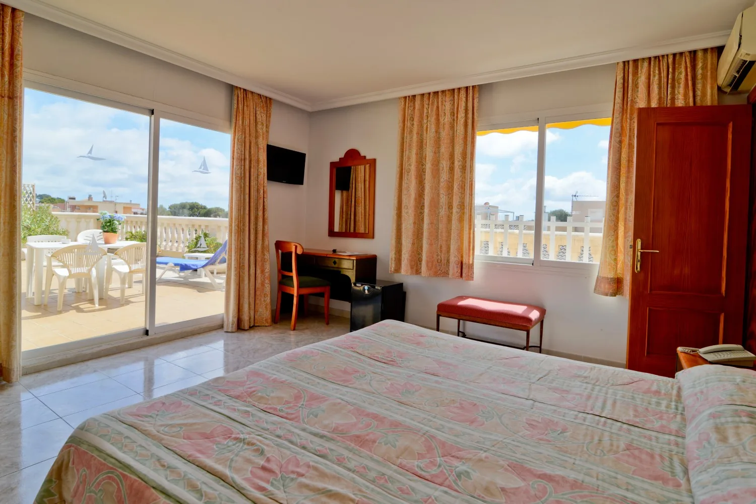 Master Suite at Hotel Amoros
