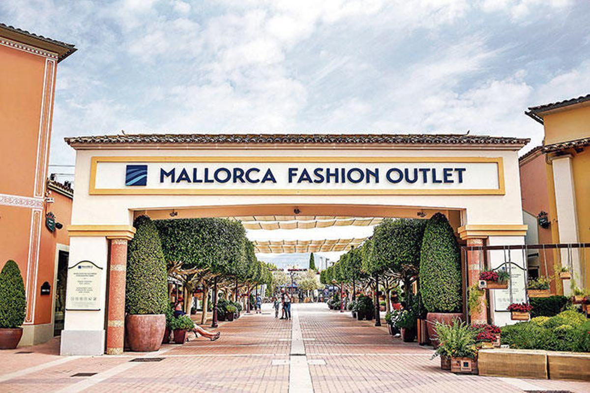 Mallorca Fashion Outlet — photo 1 of 5